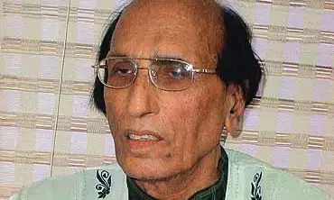 Noted poet Bashir Badr passes away at 91