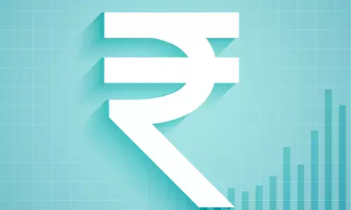 Rupee falls 28 paise to 95.64 against US dollar in early trade