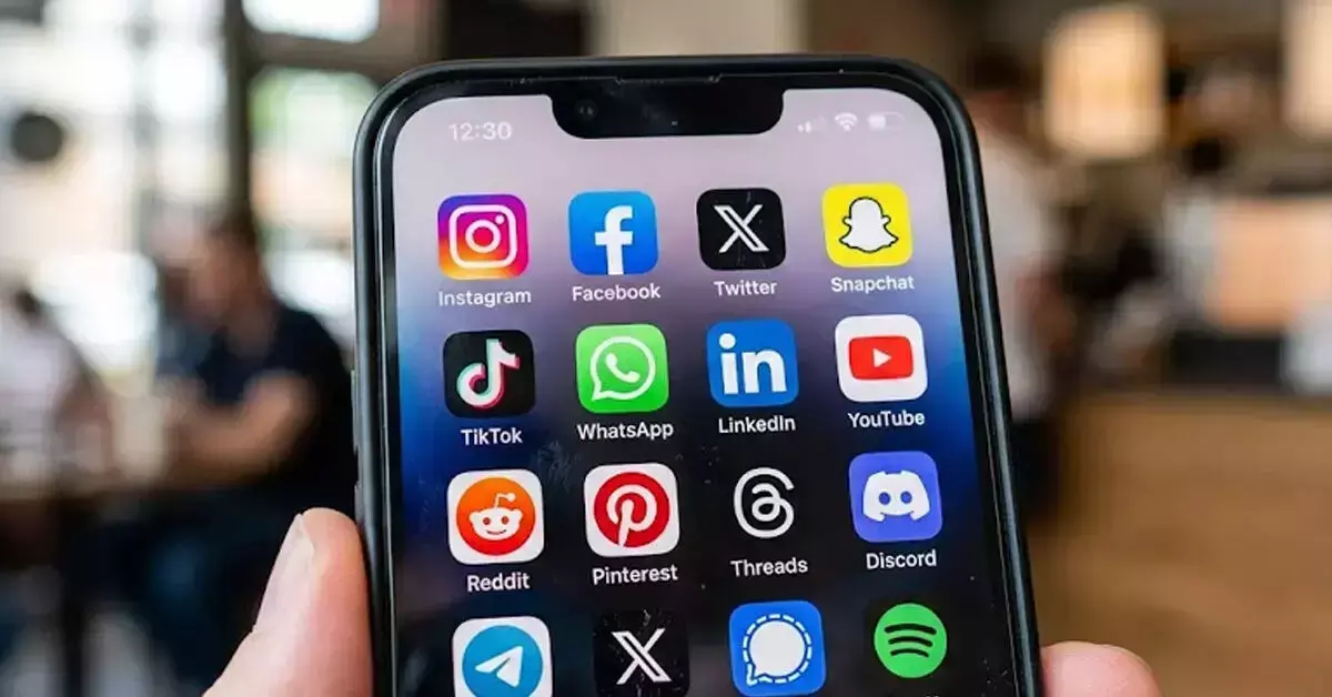 British leader expected to impose teen social media ban that goes further than Australias British leader expected to impose teen social media ban that goes further than Australias