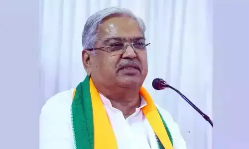 Congress misleading people through guarantee schemes, alleges Karjol