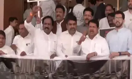 Oppn stages protest on Maharashtra Vidhan Bhavan steps over farm loan waiver