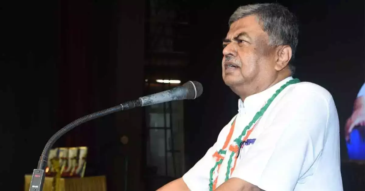 Hariprasad warns Congress workers against complacency during voter revision exercise
